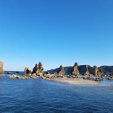 橋杭岩
和歌山　　串本
絶景です
水の透明度が高いです（三枚目ご覧下さい）

道の反対側には"儀平さんの薄焼饅頭"甘さ控えめでこちらも絶品