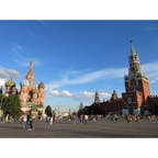 ロシア🇷🇺
モスクワにある可愛いらしい建物たち
なんでこんなにカラフルなんだろうか
赤の広場はいつも沢山の人で賑わってる
ヴェルニサージュはマトリョーシカ🪆などが売っててショッピングが楽しい💡