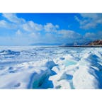 ロシア🇷🇺リストビャンカ
冬のバイカル湖✨
想像の何倍も広い!
どこまで行っても白白白🤍
湖全体が凍るから
スケート⛸️している人もいて
車が通ることもできる