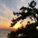 2018/12/1
夕日の街　西伊豆
ホテルから見る夕陽が何ともいえずノスタルジック
洞窟めぐり遊覧船は、青の洞窟のよう✨