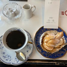 中板橋にある白鳥でシュークリームを食べました。コーヒーも一緒に飲みましたが、ケーキに合う味わいでとても美味しかったです😋😋