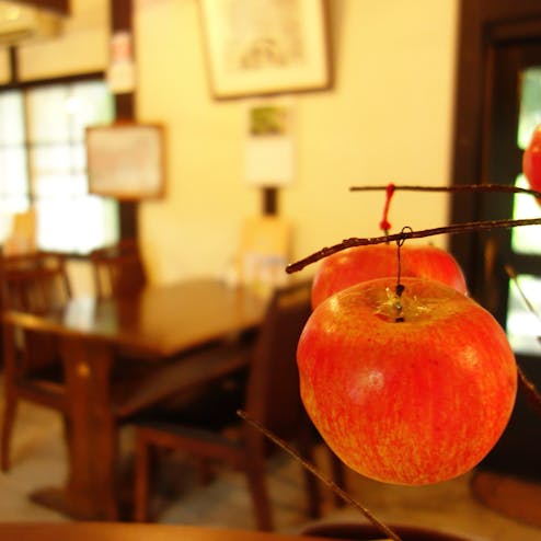 赤い屋根の喫茶店（駅舎）