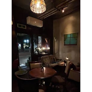 コーナーハウス @宮城県

とても雰囲気の良いカフェ&バー。
店名通り、十字路の角にあります。