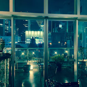 音楽とお酒と大人時間。
仙台の夜景が最も美しく見えるミュージックバー
Bar Ribbon in the sky