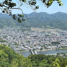 嵐山

京都の嵐山って山があると知りまして、
登ってみました♪
途中、上から渡月橋が見れました。
天気が良かったので景色もいいし最高でした。
2024.5.18