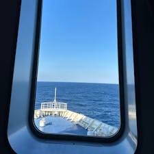 太平洋
駿河湾沖
午前中は、結構揺れましたが、今は穏やかに航行中^_^
