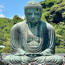 鎌倉
鎌倉大仏
前かがみの大仏さま、参拝者を優しく見守ってくださいます。胎内に入ることもでき、最後の写真はその時のものです。