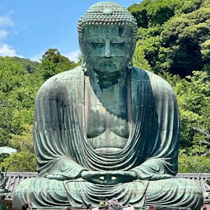 鎌倉
鎌倉大仏
前かがみの大仏さま、参拝者を優しく見守ってくださいます。胎内に入ることもでき、最後の写真はその時のものです。