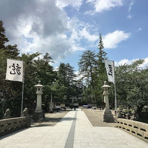 戦国武将のなかでも高い人気を誇る上杉謙信。
その謙信を祭神とした上杉神社は、米沢市でも人気観光地となっています。
ゆかりの記念館や資料館もあり歴史ファン必見のスポットです。


#米沢市 #山形県 #上杉神社 #olive