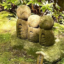 鎌倉
長谷寺
紫陽花がとても綺麗ですが、可愛い良縁地蔵さまたちや和み地蔵さまに出会うと自然とほっこり笑顔になります^_^