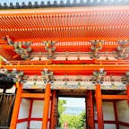 紀州東照宮
和歌山市

先の画像と似ていますが、こちらは東照宮のほうです。
同じ敷地では無く、天満宮から一旦公道を5分ほど歩くと東照宮に着きます。こちらの山門からも和歌浦の景色が眺望できます。
境内は見どころが大変多いです。

紀州藩初代藩主で徳川家康公の十男である徳川頼宣公により父家康公を祀り、天下泰平と人々の安寧を願うために創建されました。