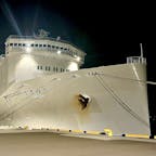 東京九州フェリー
はまゆう
新門司23時55分発
横須賀翌日20時45分着
車を積んで21時間の船旅です。
この日は、高知辺りから結構揺れましたが、お天気は良かったので大海原の景色は楽しめました。写真はありませんが、プラネタリウムや映画の上映、スポーツルームやキッズルーム、サウナもありますので、暇を持て余すということはないと思います。が、やはりネット環境は厳しいものがありました。
下船後、フェリー会社手配のホテルメルキュール横須賀に一泊し、翌朝、19階レストランで横須賀港を眼下に朝食をいただいた後、観光開始です^_^
関東へは、普通飛行機で参りますが、ものすごく時間をかけての船旅もまた一興だなぁと思った次第です♪