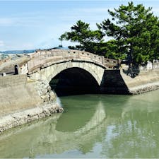 不老橋
和歌浦といえばやはりこの橋を望む景色ですね

徳川家康を祀る東照宮の祭礼である和歌祭に、徳川家や東照宮関係の人々が御旅所に向かうために通行した「お成り道」に架けられたものです