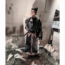 片男波公園万葉館

片男波ビーチと繋がっている公園内にあります。
山部赤人や有間皇子が紀伊の国を訪れた際に歌を詠んでいます。有間皇子の話は涙無くしては語れません。
この万葉館のシアターなんですが、なんと！なんと！漫画家の里中満智子先生が手掛けられています（2枚目以降ご覧下さいませ）万葉集が好きな方ならたまらなく楽しめる場所。しかも入場無料です。