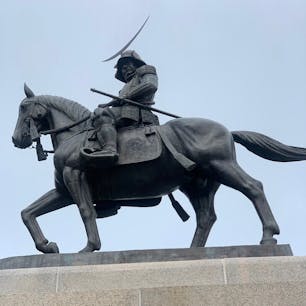 青葉城跡の伊達政宗像