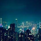ピークトラムに乗り山頂からの夜景⭐️
お天気があまり良くなかったか為、くっきりは見えなかったけれど、それでも香港の夜景は素晴らしい！
2018.01