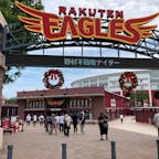 楽天モバイルパークに行って来ました
行った時間が早かった為、外観しか見れませんでした
球場の中もチームショップも見れなかったのが残念でした