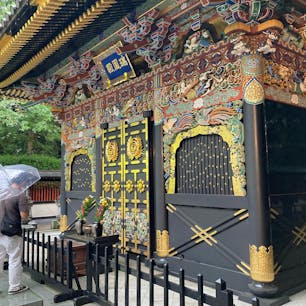 瑞鳳寺に行って来ました
あいにくの天気でしたが
装飾がきらびやかでとても綺麗な外観のお寺でした