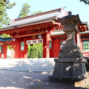 8月8日(木) 志波彦神社⛩️

早朝7時前にお参りしたので、他にお参りしている人もあまりおらず、ゆったりとした時間を過ごすことができました。

なぜかは分からないのですが、後に投稿する鹽竈神社と合わせてとても心惹かれまして、旅の最終日の8/14にももう一度お参りしたのです。心に響く何かがあったかとは思うのですが上手く言語化できません。。

見晴らしの良い山の上で、天気にも恵まれ最高でした☀️