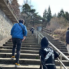 【会津さざえ堂】 in福島県会津若松市

階段がない螺旋状の坂を登って行くと不思議なことに下りを歩いているんです！！
今でも構造がイマイチわからないです🤣
国の重要文化財でもあります✨

この不思議さを一度お試しあれ✨

2023.3