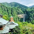 和歌山　青岸渡寺

滝とのコラボがすてき

西国三十三所観音巡礼
一番札所