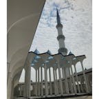 マレーシアのブルーモスクです。
無料なのにガイドさんがついて色々説明してくれます。