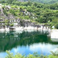 日本最大級の採石場と言われる茨城県笠間市の石切山脈。
地下水が溜まった採石場が地図に乗らない湖としても人気。

#茨城県 #石切山脈
