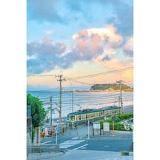 江ノ島と江ノ電です