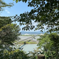 片道約900メートル。
木造ガタガタ橋。