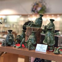 岐阜県土岐市
【道の駅 志野・織部】
美濃焼の産地、土岐市の山の中にある道の駅では、お手頃価格で素敵な陶器がたくさん売られています。
産地名物の食べ物もいっぱいあるので、物色が楽しいです^^