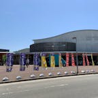 大阪府和泉市「道の駅　いずみ山愛の里」

国道170号大阪外環状線沿いにある道の駅。地場産品販売所とレストラン、テイクアウトのお店がある。

規模は小さめながら、特産のみかん、ハチミツ、野菜などの加工品が多く並ぶ。お隣岸和田市の漁港で獲れた鮮魚もあった。

レストランは、地元の野菜を使った定食が人気で、休日は混み合っている。この日はお弁当を購入した。