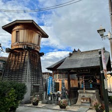 福島県飯坂にある鯖湖湯は、日本最古と言われる木造の共同浴場です。
浴場のすぐそばにあるのが旧堀切邸。
江戸時代から続く豪商の家が公開展示されています。
季節により各種イベントも開催されます。

#福島県　#飯坂温泉 #鯖湖湯 #旧堀切邸