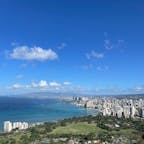 ダイヤモンドヘッドの山頂からの景色です。
昼間は気温が上がるので、午前中のトレッキングがおすすめです🌿