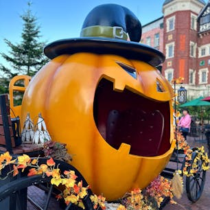北海道札幌市
白い恋人パーク
ハロウィン🎃仕様でした。
お土産は、せっかくなのでパーク限定商品に^_^