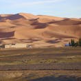 モロッコ🇲🇦メルズーガで見かけた砂漠の境界。広大なサハラ砂漠は現在も拡大を続けている。