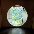 雲龍院

泉涌寺別院
悟りの窓見ました。
菊の御紋の枯山水は見事でした。
石の上に足をのせて、瞑想石ってあるのも
してみました。
2024.10.5