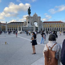 ポルトガル　リスボン

コルメシオ広場

怪しいパンダ

電車

路上ライブ

宿の犬

リスボンは坂の町だった。