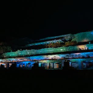 20241008
佐渡　北沢浮遊選鉱場

ライトアップを見に北沢浮遊選鉱場へ
音楽と共に色がどんどん変わり綺麗でした
50mシックナーもライトアップされてました
しかし、とにかく真っ暗！！
スマホの灯りで足下を照らしながら進みました