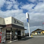 兵庫県/資さんうどん　明石二見店

ごぼう天の入った肉うどんと天ぷら丼にぼた餅がついた選べる幸せセット。
全てミニサイズだけどお腹がいっぱいになって980円。
九州発祥のお店のチェーン店で、少し甘めのお出汁。
とろろ昆布と天かすはテーブルに置いてあって入れ放題サービス。
とっても美味しかったです。

#puku2'24
#puku2"10
#兵庫#明石#グルメ