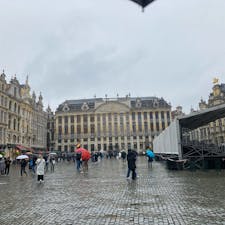 ベルギー　世界一美しい広場　グランプラス
ベルギーはスイーツと小便小僧の街だった。

4枚目以降
オランダアムステルダム街並みとアンネフランクの家