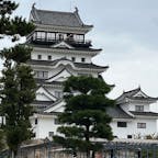 福山城に残る伏見城の御湯殿

湯殿も他の建物同様京都伏見城から移築したと伝わり、1933年（昭和8年）国宝に指定されていたが1945年（昭和20年）8月の福山空襲で焼失することで指定は解除となり、現在のものは1966年（昭和41年）木造により外観復元されたものである。
※写真5枚から御湯殿です。
#サント船長の写真　#福山城　#伏見城の遺構　#城跡