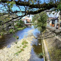 岐阜 高山
中橋と宮川
街並みを歩いていると
朱色の橋が
川はとても澄んで
お魚の姿も