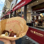 2024/8/20  カヌレ
おおきくかりもちっ  食べ比べも🤎
#ボルドー  #Bordeaux 
#フランス  #France