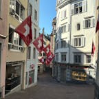 2024/8/10  チューリッヒの街
愛国心🇨🇭あふれた綺麗な街
#チューリッヒ  #Zurich
#スイス  #Switzerland