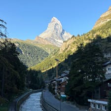 2024/8/12  ツェルマットの街
街かわいくて空気もきれい。
ホテルからも⛰️💓
朝焼けに雲がかぶってまさに🌋
#ツェルマット  #Zermatt
#スイス  #Switzerland