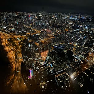 2024/5/5 🌃
100万ドルの夜景 (ビクトリアピーク552m) に
匹敵するリッツカールトン (490m) からの夜景。
家族みんなで部屋からシンフォニー・オブ・ライツもみた💗
#香港  #HK