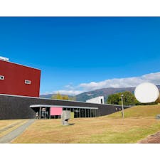 岡山
奈義町現代美術館

必ず訪れるべき美術館

磯崎新氏設計