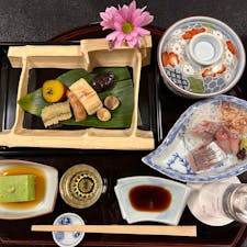 『箱根』

父・母の還暦祝い
大雪で彫刻の森美術館は一瞬で退散。笑
これもまた思い出😂♡
冷えた体に温泉は沁みた🍵

📝2/4〜2/5