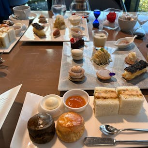 東京都/ロッシニテラス

アフタヌーンティー🫖

娘にはアルコールやカフェイン無しのスイーツを。。。
どれもおいしくお茶の種類も豊富で、お腹も心も満たされました(o^^o)



#puku2'24
#puku2"11
#puku2'24母娘食い倒れ旅
#東京#丸の内#グルメ