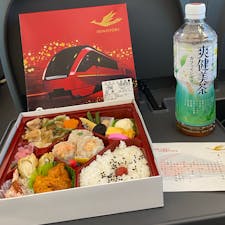 ひのとりに乗って旅のスタート！
初のひのとり！お弁当も😋
#202408 #s愛知